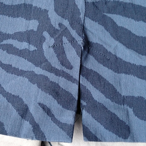 TRIBAL BLUE ZEBRA PRINT MINI SKIRT WITH SHORTS / SQUIRT SIZE 6 - Picture 3 of 10